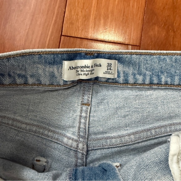 Abercrombie & Fitch Light Blue Straight Leg Jeans - Picture 9 of 10